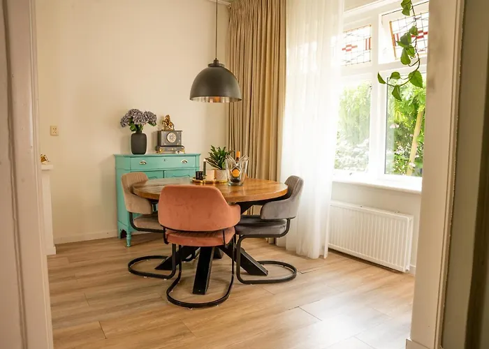 Kapiteinshuisje Tatil Evi *